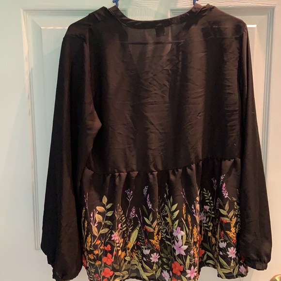 Floral blouse - Picture 2 of 2